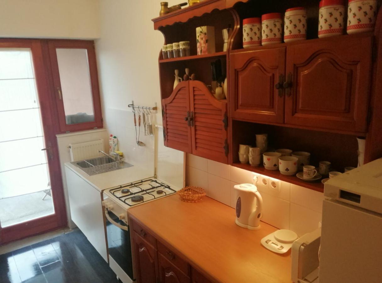 Vizaknai Apartmanhaz Székesfehérvár Eksteriør bilde